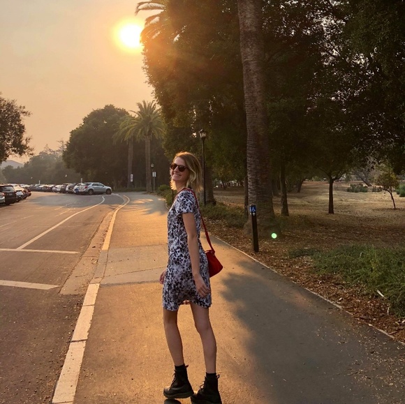 Meet your Posher, Stephanie - Picture 2 of 3